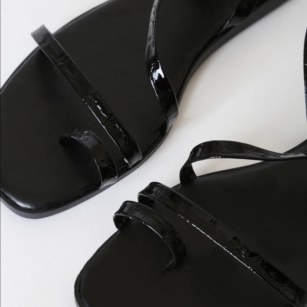 NWT RAID Crocodile-Embossed Patent Lace-Up Sandals - Picture 6 of 6